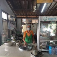 ก๋วยเตี๋ยวต้มยำตาอ้วนปากซอยกิ่งแก้ว50