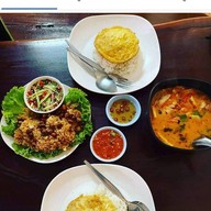 ลุงต่าย อาหารตามสั่ง -