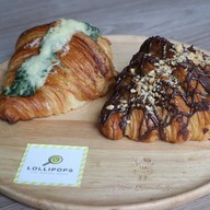 Lollipops The Baking Room x Elan