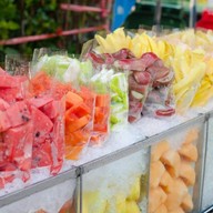 ผลไม้ปอกหลังคาแดง