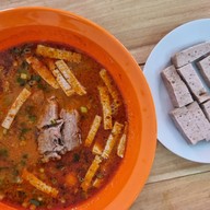 เมนูของร้าน ก๋วยจั๊บปาเต ถนนคลังอาวุธ คลังอาวุธ