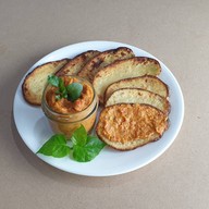 เครเดิลสไมล์คิดเช่น