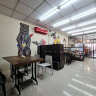 Atmosphere of Tg Music Cafe