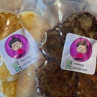 ขนมบ้าบิ่นแม่วารี ตลาดพูนทรัพย์