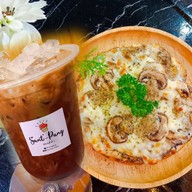 Sant'-Pang :กาแฟ ครัวซองต์ พิซซ่า น้ำผลไม้สกัดเย็น แฮปปี้แลนด์