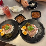 เมนูของร้าน ขาหมูกระทะทอง(ต้มถั่ว) คลองสาน - เจริญนคร - ตากสิน