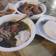 เมนูของร้าน ก๋วยจั๊บญวน เล้งแซ่บ มี-พุง