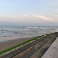 บรรยากาศ ถนนเลียบชายหาดนเรศวร