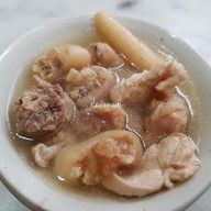 ก๋วยเตี๋ยวไก่ไทยนายโต้งเจ้าเก่า ซอย 2