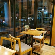 Take A Shot Coffee Bar บีทีเอส กรุงธนบุรี