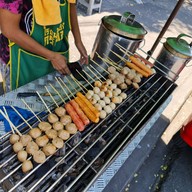 เมนูของร้าน ลูกชิ้นปิ้ง มุมสวน