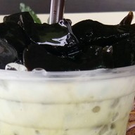 เฉาก๊วยนมสด นานา