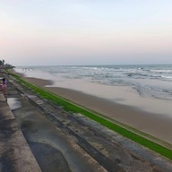 บรรยากาศ ถนนเลียบชายหาดนเรศวร