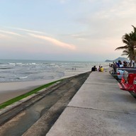 บรรยากาศ ถนนเลียบชายหาดนเรศวร