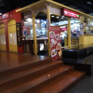 หน้าร้าน เย็นตาโฟเครื่องทรง โดย อ.มัลลิการ์ เทอมินอล 21