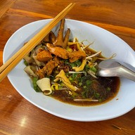 เมนูของร้าน ก๋วยเตี๋ยวไก่ท้าพิสูจน์ สาขา1