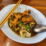 เมนูของร้าน ก๋วยเตี๋ยวไก่ท้าพิสูจน์ สาขา1