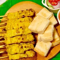 24หมูสะเต๊ะ หมู่บ้านเมืองทรัพย์ธานี