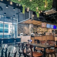 บรรยากาศ TOM N TOMS COFFEE Hugz Mall