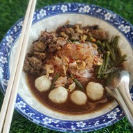 Lo Aur sukiyaki รอัว.ก๋วยเตี๋ยวเรือ
