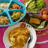 ขนมจีนใต้ต้นมะม่วง