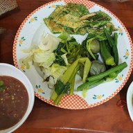 เมนูของร้าน ปลาทอด น้ำพริก เจ๊ฮวยราชวัตร