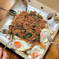 คิง มันไก่&กะเพรา