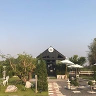 BAN Yaay Cafe' บ้าน ยาย คาเฟ่