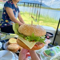 เขาจุกวิวแคมปปิ้ง Khaochuk View Camping