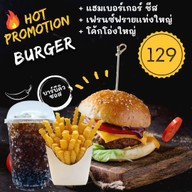 MISTER P Sweets n Grill แฮมเบอร์เกอร์ เฟรนซ์ฟราย ไอติมทอด บาร์บีคิวหมู-ไก่ วงศ์สว่าง ซอย 11
