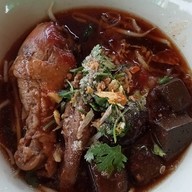 ก๋วยเตี๋ยวไก่ตุ๋น