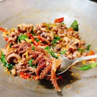 ลาบเหนือ ข้าวซอย by หมูอ้วน หมู่บ้านคริสตัล(42/87)