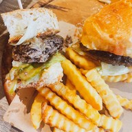 FIVE Loaves Burgers: Phuket Town