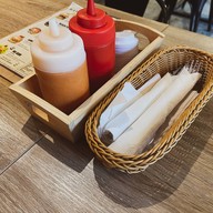 FIVE Loaves Burgers: Phuket Town