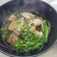 เมนูของร้าน เตี๋ยวต้มตุ๋นสี่ซ่า
