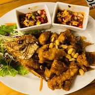 บ้านนาคาเฟ่