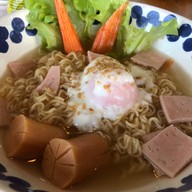 Sunshine Hotel & Cafe