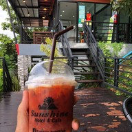Sunshine Hotel & Cafe
