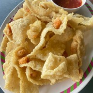 เมนูของร้าน ร้านอาหารเจ้ไพรริมเขื่อนท่าฉลอม