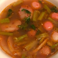 เมนูของร้าน ก๋วยเตี๋ยวลูกชิ้นปลาฝั่งธน