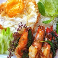 ตี๋หิด ติดกะเพรา ริมทาง