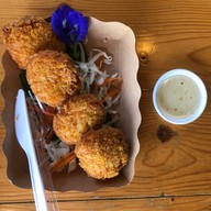 Sunshine Hotel & Cafe