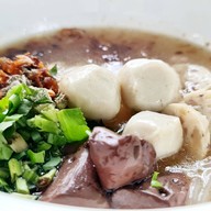 เมนูของร้าน ก๋วยจั๊บญวนสวนลุงหมี ตะเคียนเตี้ย