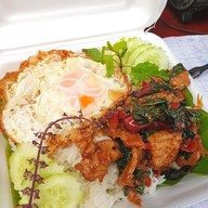 ตี๋หิด ติดกะเพรา ริมทาง