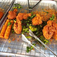 ไก่ทอดเทคนิคนายขันมือเหล็ก