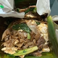 เมนูของร้าน ราดหน้าราโด้ ไทยอาคาร ย้ายที่ทำการใหม่