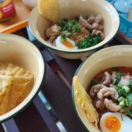 เมนูของร้าน เตี๋ยวต้มยำตำลึงหรอยแสบวาน