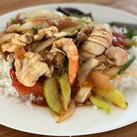 กุ๊กอ้วน : อาหารตามสั่ง x ปอเปี๊ยะทอด - ขนมจีบ