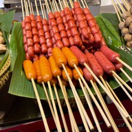 ร้านลูกชิ้นกินแซ่บ ตลาดแบล๊คมาร์เก็ต ซอย 6