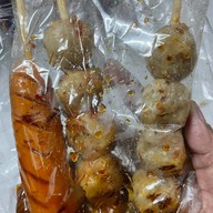 ร้านลูกชิ้นกินแซ่บ ตลาดแบล๊คมาร์เก็ต ซอย 6